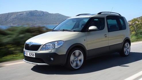 De vernieuwde Skoda Fabia, Fabia Combi en Roomster staan deze zomer opnieuw in de spotlights. Nu de Tour de France in aantocht is en het merk zich sinds 2004 officieel partner mag noemen is het drieta