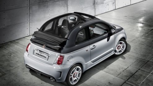 Nu het zomer is heeft Abarth het seizoen in de bol en komt met twee nieuwe modellen; de Abarth Punto Evo en Abarth 500C. Beiden zijn opgevoed met sportiviteit, prestaties en rijplezier als kernwaarden