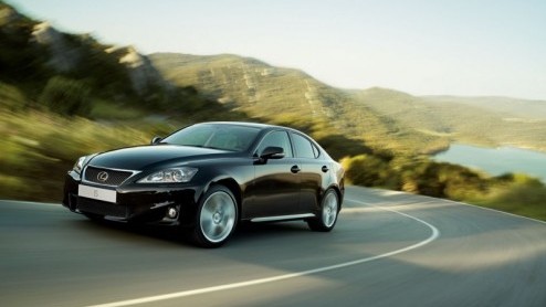Lexus presenteert eind september op de Autosalon van Parijs de vernieuwde Lexus IS met een scherper, sportiever uiterlijk. Het gamma breidt uit met een tweede diesel IS 200d, de bestaande motoren word