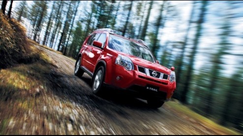 De carriere van de Nissan X-Trail is nog niet voorbij. De avontuurlijke terreinachtige is alweer negen jaar op de markt en krijgt binnenkort nogmaals een facelift. De eerste beelden doen de verjonging