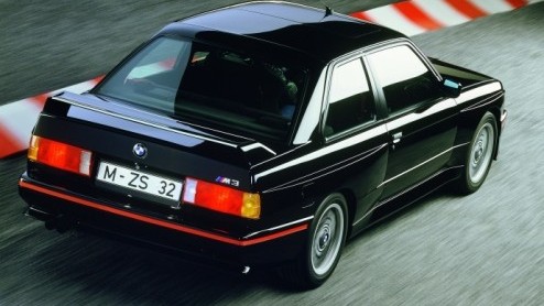 Een bijzondere maand voor BMW. Terwijl de productie van de M5 deze week is gestaakt - de nieuwe M5 maakt immers zijn opwachting - behoort de BMW M3 nu 25 jaar in de familie. Dat verdient een toelichti