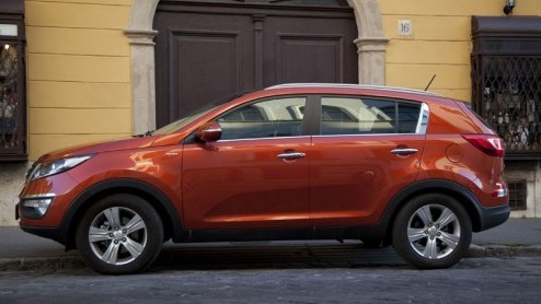 Kia is maar wat trots op de vorige generatie Sportage, die zeker in de beginjaren niet aan te slepen was. Gezien de huidige marktsituatie met een groeiend SUV C-segment zijn we ervan overtuigd dat de