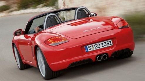 Vanaf begin volgend jaar zet Porsche drie Boxtsers met volledig elektrische aandrijving in als testauto. De e-Boxsters volgen na de ontwikkeling van de Cayenne S Hybrid en 911 GT3 R Hybrid, volgens de