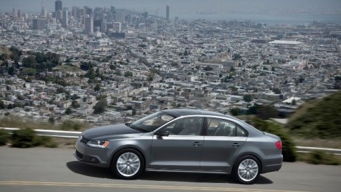 Na een bijzondere entree op Times Square in New York beleeft de nieuwe Volkswagen Jetta later deze maand zijn officile marktintroductie in San Francisco. De zesde generatie groeit in zijn kwaliteiten