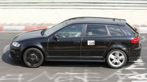 Audi heeft het aantal sportieve S en RS-modellen met de komst van de A5 in diverse varianten gestaag uit kunnen breiden. Van de compacte A3 was er al een S3, maar nog geen RS3. Deze beelden en de vide