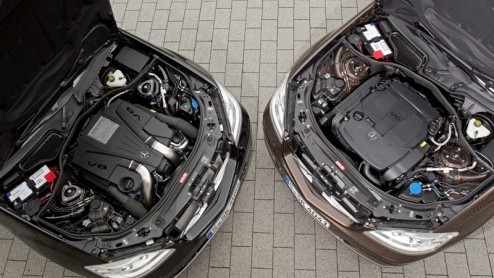 De nieuw ontwikkelde V6 en V8 (turbo)motoren mogen natuurlijk niet aan de Mercedes-Benz S-Klasse voorbij gaan. Het vlaggenschip komt met nieuwe direct ingespoten 350 en 500 motoren zowel krachtiger al