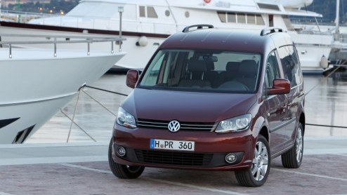 Volkswagen verpakt de meeste ruimte voor het minste geld in een Caddy. Zowel de bestel- als personenuitvoering is onlangs in een gemoderniseerd jasje gestoken met een nieuw gezicht, volwassen uitrusti