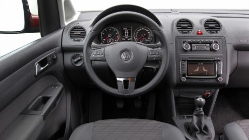 Volkswagen verpakt de meeste ruimte voor het minste geld in een Caddy. Zowel de bestel- als personenuitvoering is onlangs in een gemoderniseerd jasje gestoken met een nieuw gezicht, volwassen uitrusti