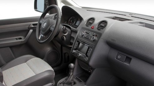 Volkswagen verpakt de meeste ruimte voor het minste geld in een Caddy. Zowel de bestel- als personenuitvoering is onlangs in een gemoderniseerd jasje gestoken met een nieuw gezicht, volwassen uitrusti