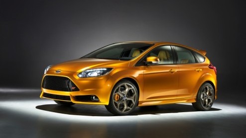 Ford steelt de show in Parijs met de onthulling van de Focus ST, die in 2012 op de markt komt. De geliefde sporthatch ruilt een cilinder in maar krijgt natuurlijk wel meer vermogen; 250 pk om precies 