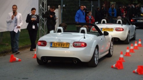 De grootste appeltaart, de oudste vrouw, de snelste productieautohet Guiness Book of World Records staat vol met (bijzondere) feiten, mijlpalen en wetenswaardigheden. Mazda trommelde zon 600 doorwin