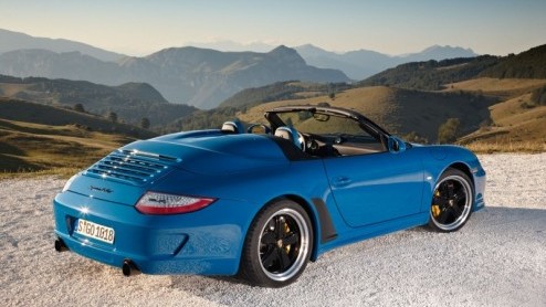 Porsche presenteert in Parijs de nieuwe Porsche 911 Speedster. Als eerbetoon aan de eerste Porsche die de naam Speedster droeg  de 356 Speedster  beperkt Porsche de productie tot 356 exemplaren. Dit