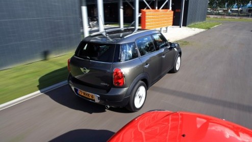 De Mini, -Clubman en -Cabrio hebben allemaal n ding gemeen; je koopt ze voor hun rijplezier en looks, ruimte is gewoon bijzaak. Allemaal leuk en aardig, maar wat nou als je als Mini rijder (al dan n
