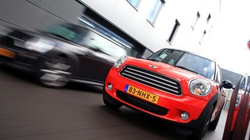 De Mini, -Clubman en -Cabrio hebben allemaal n ding gemeen; je koopt ze voor hun rijplezier en looks, ruimte is gewoon bijzaak. Allemaal leuk en aardig, maar wat nou als je als Mini rijder (al dan n
