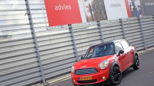 De Mini, -Clubman en -Cabrio hebben allemaal n ding gemeen; je koopt ze voor hun rijplezier en looks, ruimte is gewoon bijzaak. Allemaal leuk en aardig, maar wat nou als je als Mini rijder (al dan n