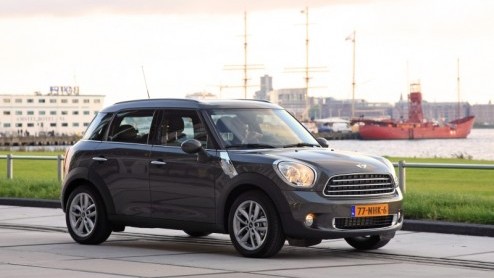 De Mini, -Clubman en -Cabrio hebben allemaal n ding gemeen; je koopt ze voor hun rijplezier en looks, ruimte is gewoon bijzaak. Allemaal leuk en aardig, maar wat nou als je als Mini rijder (al dan n