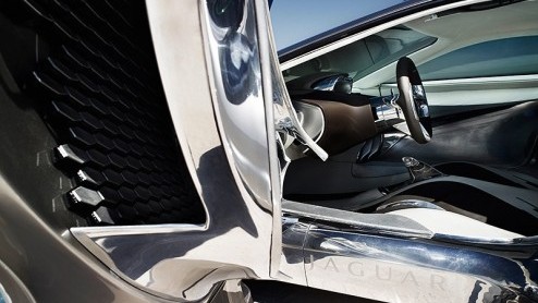 Het 75-jarig jubileum van Jaguar wordt in Parijs gevierd met de C-X75, een voorbode van toekomstige Jaguar-modellen en voorzien van elektrische aandrijving.