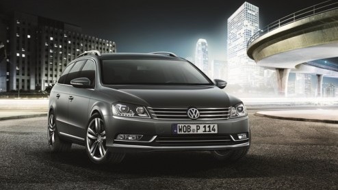 Denk je dat Volkswagen de Passat alleen nieuwe looks en fijngeslepen techniek heeft meegegeven, blijkt de populaire Duitser ook meer rust in het interieur te brengen. Onder meer door gebruik te maken