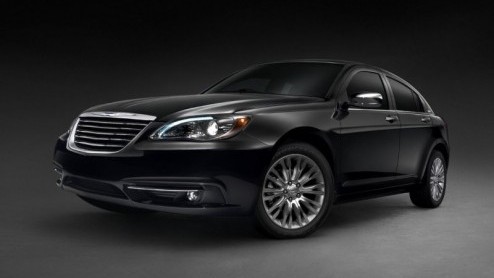 Chrysler heeft een nieuwe sedan gereed. Het is de Chrysler 200, als opvolger van de Sebring. Met nieuwe motoren, verse looks en meer verfijning belooft de nieuwe Amerikaan het allemaal anders (lees: b