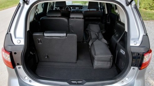 Mazda is de laatste tijd driftig haar modellen aan het vernieuwen. Na de facelift voor de Mazda6 en CX-7 en aanstaande opfriskuur voor de Mazda2 is nu de Mazda5 aan zet. De Japanse gezins-MPV is hierv