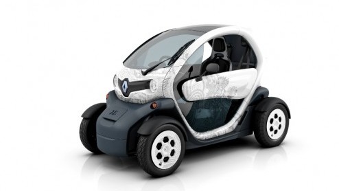 Eind 2011 is de Renault Twizy een feit. Voor liefhebbers is dit compacte volledig elektrische autootje is vanaf nu te reserveren. De Fransen vieren dit moment met een wedstrijd waarbij een Twizy wordt