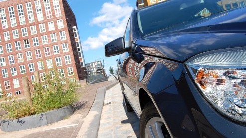 Mercedes-Benz werkt in rap tempo aan het vergroenen van haar modelgamma. Het meest ultieme voorbeeld daarvan is hybridetechniek en een viercilinderdiesel voor de S-Klasse. Ook bij de C-Klasse is er