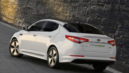 Kias middenklasser Optima  die volgend jaar naar ons land komt  is er nu ook als Hybrid. De Koreanen hebben het eigenhandig ontwikkelde technische hoogstandje gepresenteerd op de Auto Show van Los