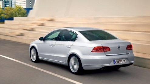 Eind deze week is het al zover. Dan staat de vernieuwde Passat in de Nederlandse showrooms. Daarbij leggen zijn uitgebreide facelift, opgewaardeerde interieur en zuiniger motoren het zakelijke succesn