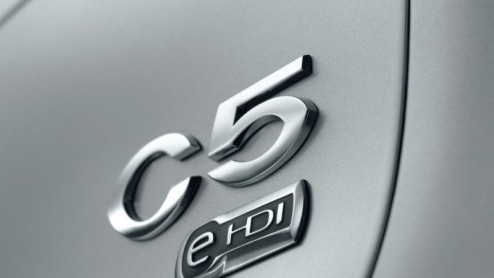 Citron gooit het leveringsprogramma van de C5 op de schop. De Fransoos wordt verkrijgbaar met nieuwe motoren, er verschijnen nieuwe uitvoeringen en daarnaast voerde het merk enkele uiterlijke retouch