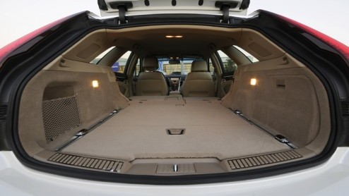 Als alternatief voor de overwegend Duitse gevestigde orde, zoals de BMW 5-serie Touring, Audi A6 Avant of Mercedes E-klasse Estate biedt Cadillac in deze klasse sinds kort de CTS Wagon. Een opvallende