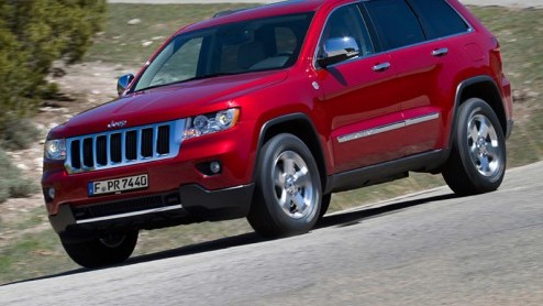 Begin januari staat de compleet nieuwe Jeep Grand Cherokee bij de dealers. De vormgeving evolueerde, onderhuids vond een heuse revolutie plaats met nieuwe aandrijflijnen en een onafhankelijke wielopha