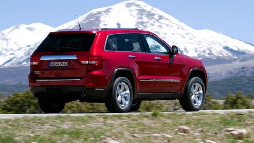 Begin januari staat de compleet nieuwe Jeep Grand Cherokee bij de dealers. De vormgeving evolueerde, onderhuids vond een heuse revolutie plaats met nieuwe aandrijflijnen en een onafhankelijke wielopha