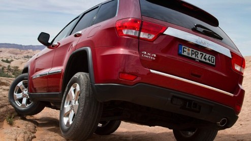 Begin januari staat de compleet nieuwe Jeep Grand Cherokee bij de dealers. De vormgeving evolueerde, onderhuids vond een heuse revolutie plaats met nieuwe aandrijflijnen en een onafhankelijke wielopha