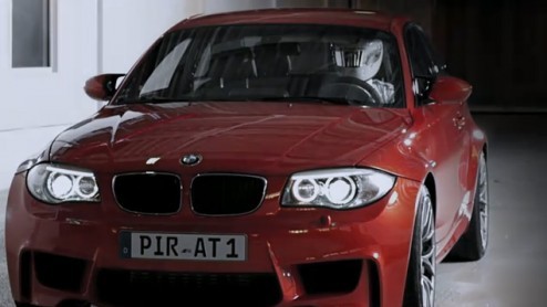 BMW heeft op Youtube een filmpje gelanceerd waarop vluchtig de nieuwe BMW 1-serie M Coup te zien is. Morgen onthult de fabrikant alle details, toch willen we je deze eerste glimp niet onthouden.