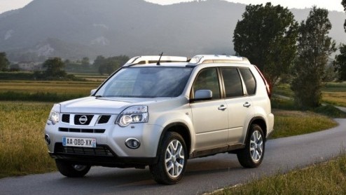 Hoewel er nog niet zoveel ruchtbaarheid aan is gegeven, komt de vernieuwde X-Trail naar ons land. Hij is er alleen met een tweeliterdiesel en vierwielaandrijving en kost minimaal 39.390 euro.