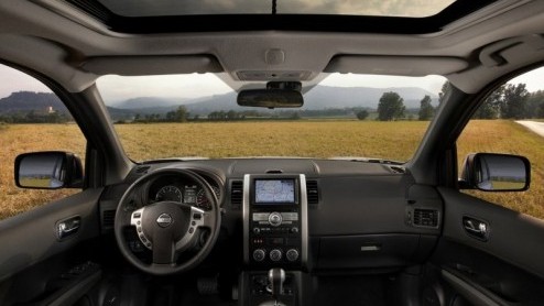 Hoewel er nog niet zoveel ruchtbaarheid aan is gegeven, komt de vernieuwde X-Trail naar ons land. Hij is er alleen met een tweeliterdiesel en vierwielaandrijving en kost minimaal 39.390 euro.