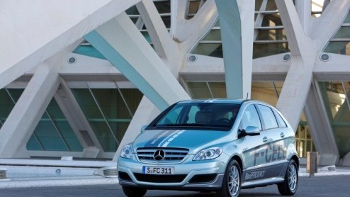 De auto van de toekomst rijdt waarschijnlijk niet op benzine of diesel. Mercedes-Benz werkt daarom hard aan de ontwikkeling van elektrische autos. Inmiddels hebben de Duitsers een aantal modellen up