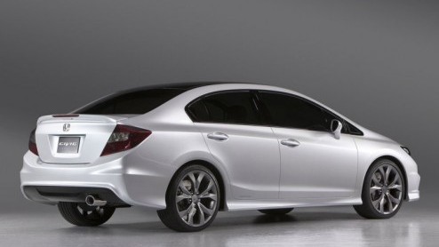 Honda heeft twee Civic-studiemodellen meegenomen naar Detroit om alvast in grote lijnen te laten zien wat ze ermee van plan zijn. Veel tijd tussen presentatie en introductie is er overigens niet, want