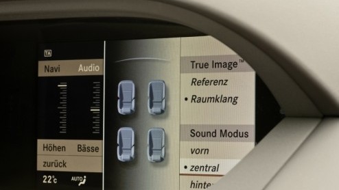 Downsizen doet Mercedes-Benz voortaan ook in de hoogste klasse. Voor de S 500 nemen de Duitsers afscheid van de 5.5 liter achtcilinder en verwelkomen een splinternieuwe 4.7 liter variant met turbotech