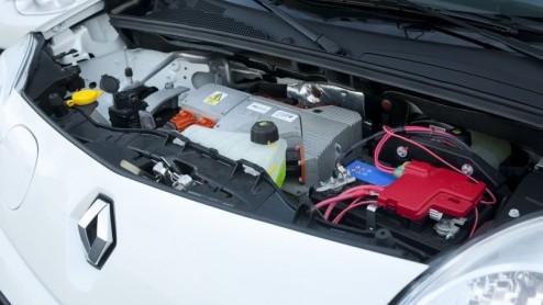 Voor Renault is de tijd nu rijp om elektrische autos op de markt te gaan brengen. De Fransen pakken die gedachte zeer voortvarend aan en hebben vanaf oktober dit jaar twee en in 2012 vier modellen in