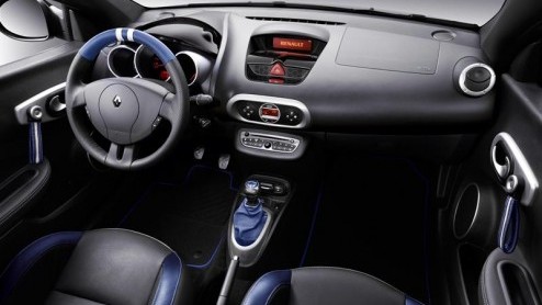 Renault maakt zich op voor het vierde Gordini-model. Zoals te verwachten is na de Twingo (RS) en Clio RS nu de Wind aan de beurt voor een extra sportieve uitdossing. De Fransen trekken op de Autosalon