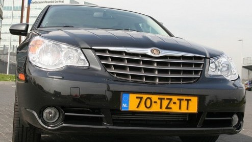 Met veel minder tamtam dan we het laatste jaar van zustermerk Dodge gewend zijn zet Chrysler een nieuwe generatie van de Sebring in de markt. Maar de relatieve stilte rond de introductie lijkt de rumo