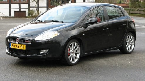 Als je op de naam af moet gaan, lijkt de nieuwe Fiat voor de compacte middenklasse een stapje terug, want die heet weer Bravo. Maar in werkelijkheid zijn het twee stappen vooruit, vooral bij het desig