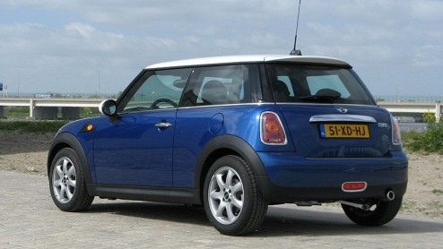 Het motorengamma van de Mini is nu compleet, want een 1,4 liter 95 pk instapversie en een diesel zijn aan de reeks toegevoegd. Bij de vorige Mini zag de importeur de dieselversie voor Nederland niet z