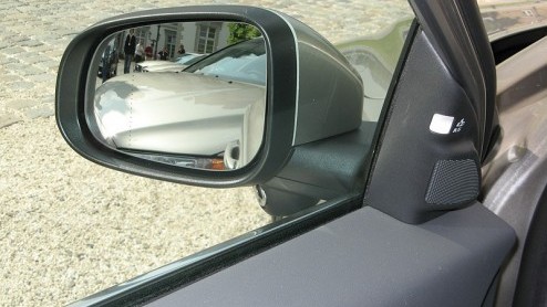 Volvo geldt niet alleen als de uitvinder van de combi, maar doet er ook al heel lang uitmuntende zaken mee. Op dat succes zijn de Zweden zuinig en dus is de V70 vrij behoedzaam vernieuwd.