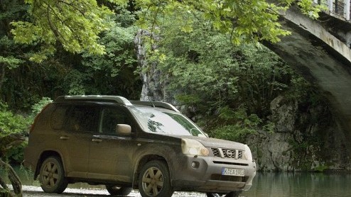 Van de meeste SUVs in de populaire prijsklasse hoef je geen bijzondere terreinkwaliteiten te verwachten. Vaak hebben ze zelfs alleen voorwielaandrijving, maar zelfs met vierwielaandrijving is een bos