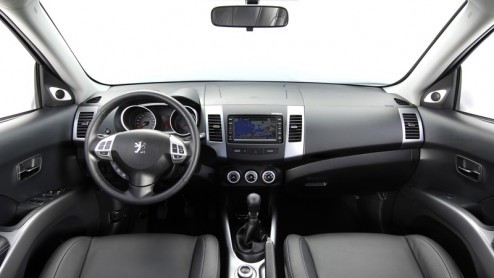 De Peugeot 4007 is het derde broertje van de SUV-familie waarvoor Mitsubishi een generatie geleden al het initiatief nam. De belangrijkste vraag is natuurlijk wat de Peugeot 4007 nog te bieden heeft n