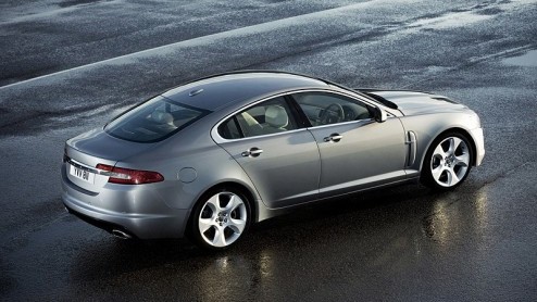 Naarmate de show van Frankfurt nadert druppelt er meer nieuws binnen op onze burelen. We waren blij verrast al alle details van de Jaguar XF te mogen ontvangen. Zelfs de prijs hebben we al voor je: va
