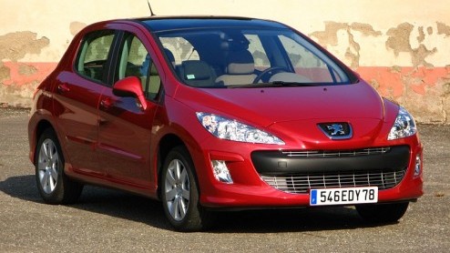 Peugeot wisselt bij de middenklasse van eindcijfer, want de 307 wordt opgevolgd door de 308. Maar een ingrijpend andere benadering is de nieuwkomer niet, wel een doordachte evolutie van de 307.