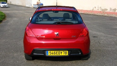 Peugeot wisselt bij de middenklasse van eindcijfer, want de 307 wordt opgevolgd door de 308. Maar een ingrijpend andere benadering is de nieuwkomer niet, wel een doordachte evolutie van de 307.